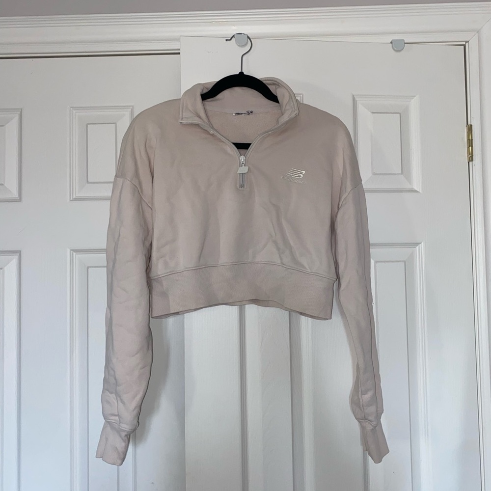 New Balance Cropped 1/2 Zip Sweatshirt